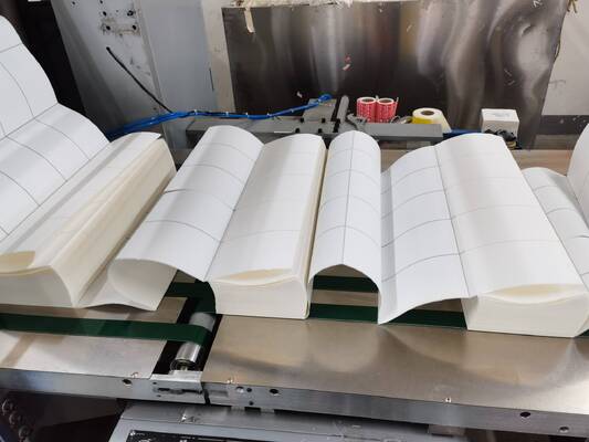 Aufkleber mit Thermalbarcode-Aufkleber Fanfold Aufkleber mit Aufklebern